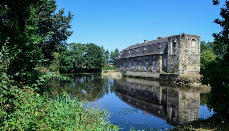 Rdv en terre connue, Château du Gué
